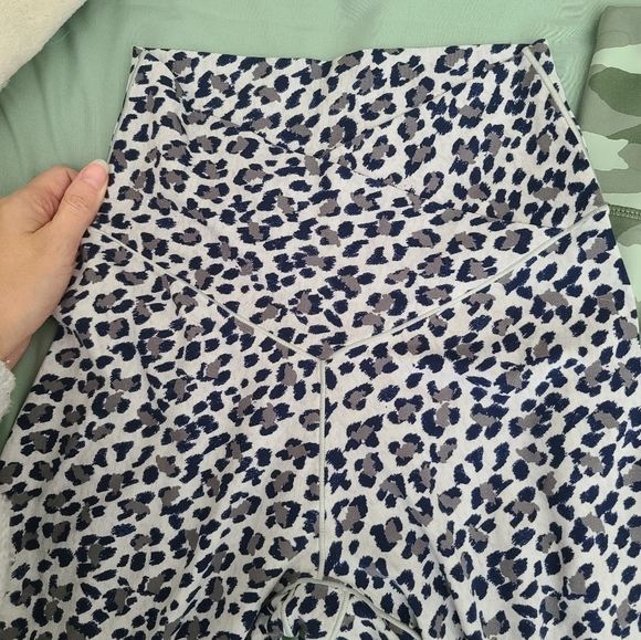 Bundle of Aerie leggins - Picture 2 of 2